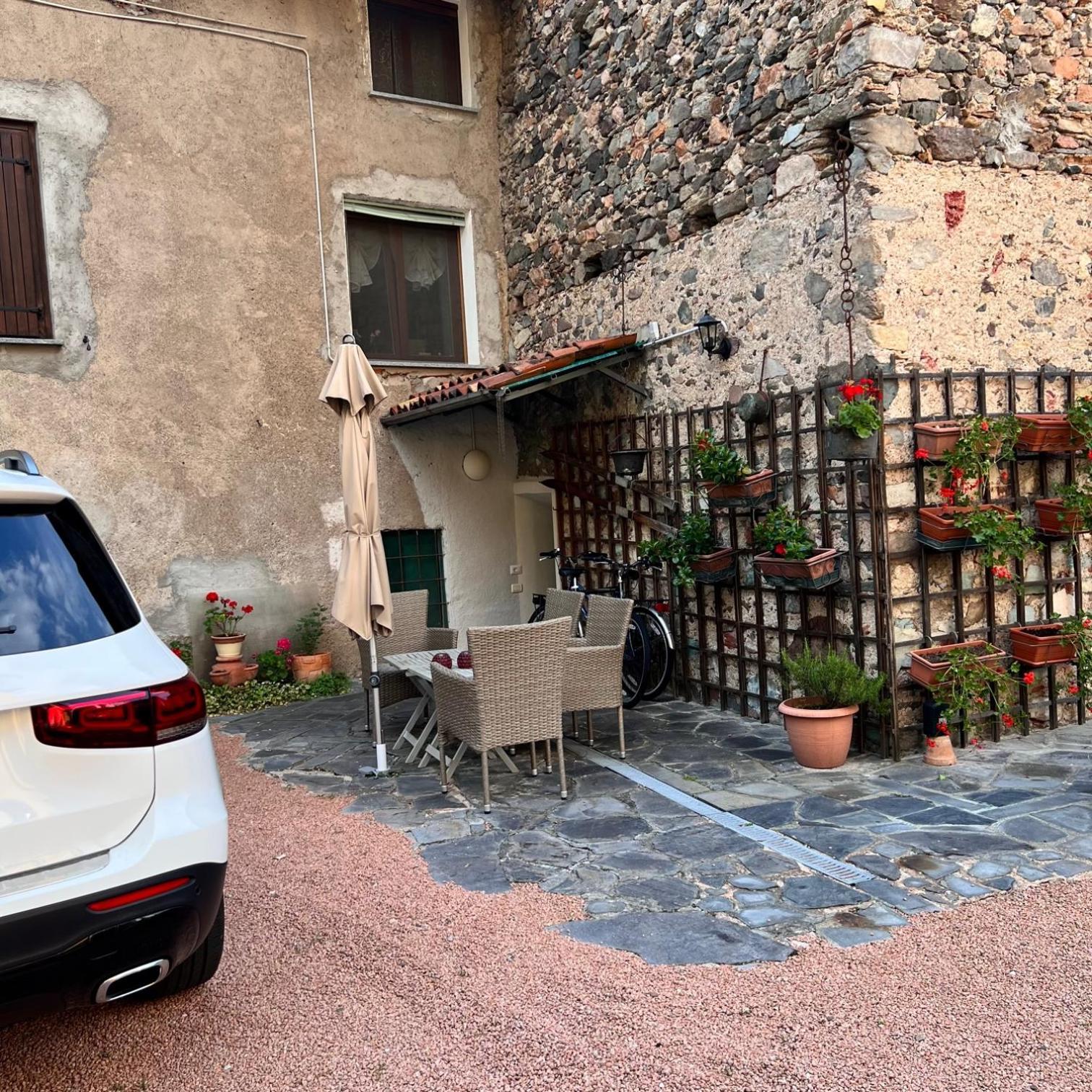 Villa La Solatia Porto Ceresio Exterior foto
