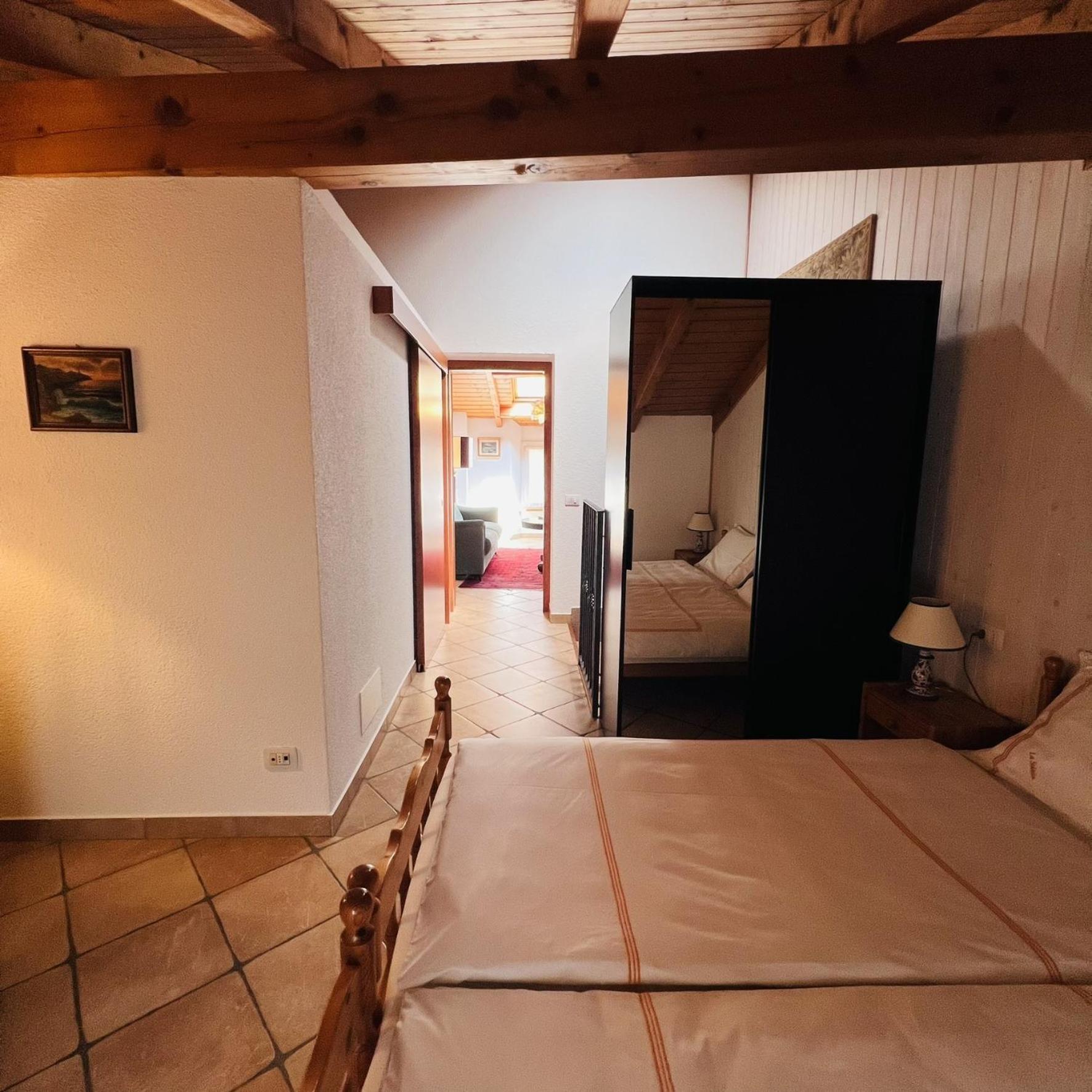 Villa La Solatia Porto Ceresio Exterior foto
